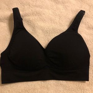 Bras new size 34A brand delta and Gloria Vanderbil